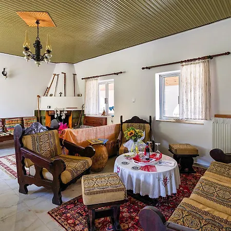 Grandma's House Mani Дом отдыха