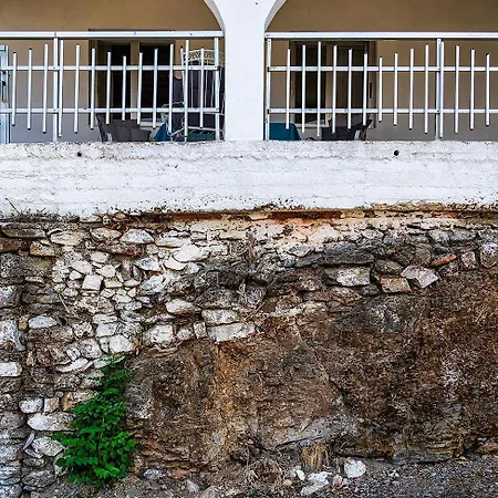 Grandma's House Mani