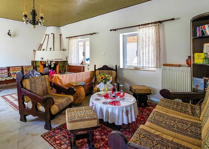 Grandma's House Mani בית נופש