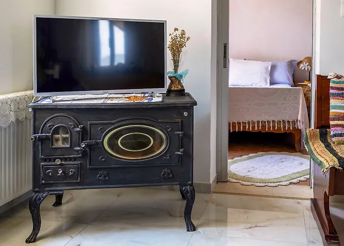 Grandma's House Mani *