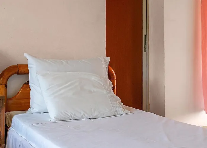 Grandma's House Mani בית נופש *