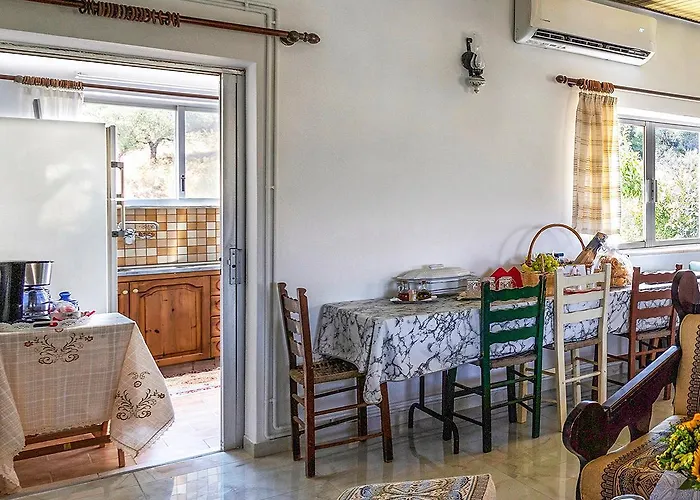 Grandma's House Mani בית נופש *