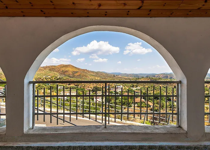 בית נופש Grandma's House Mani *