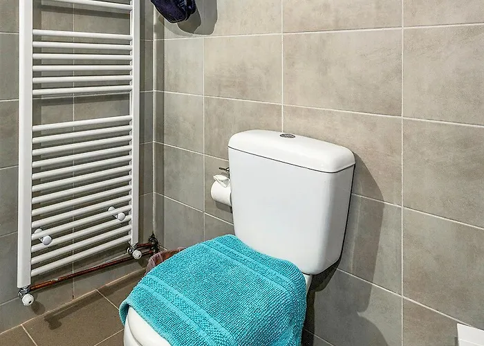 Grandma's House Mani בית נופש